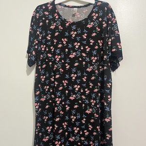 flora Dark Black with floral print flowy short sleeve dress size XL